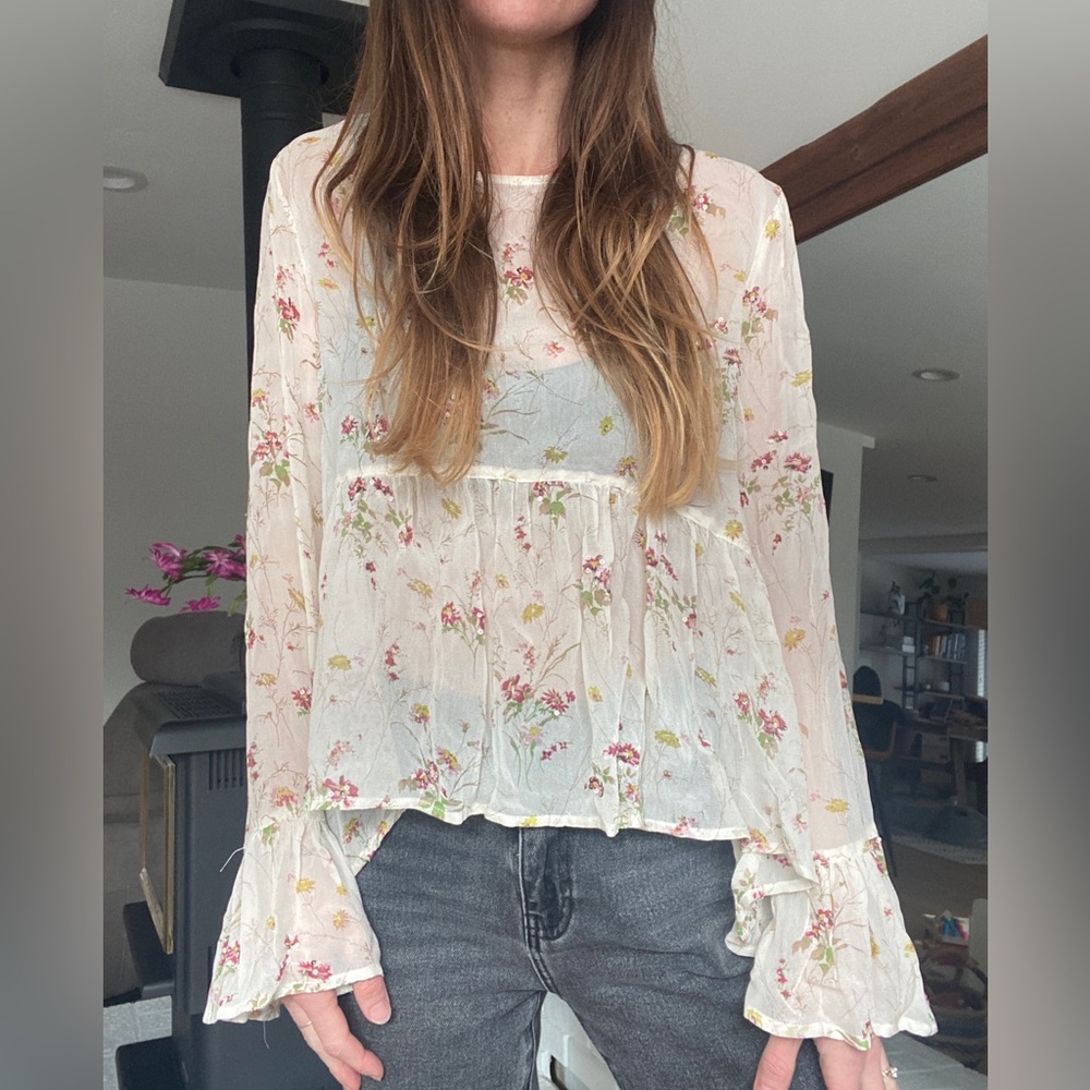 NWT Zara Sheer Cream Floral Blouse with Ruffled Sleeves Sz L